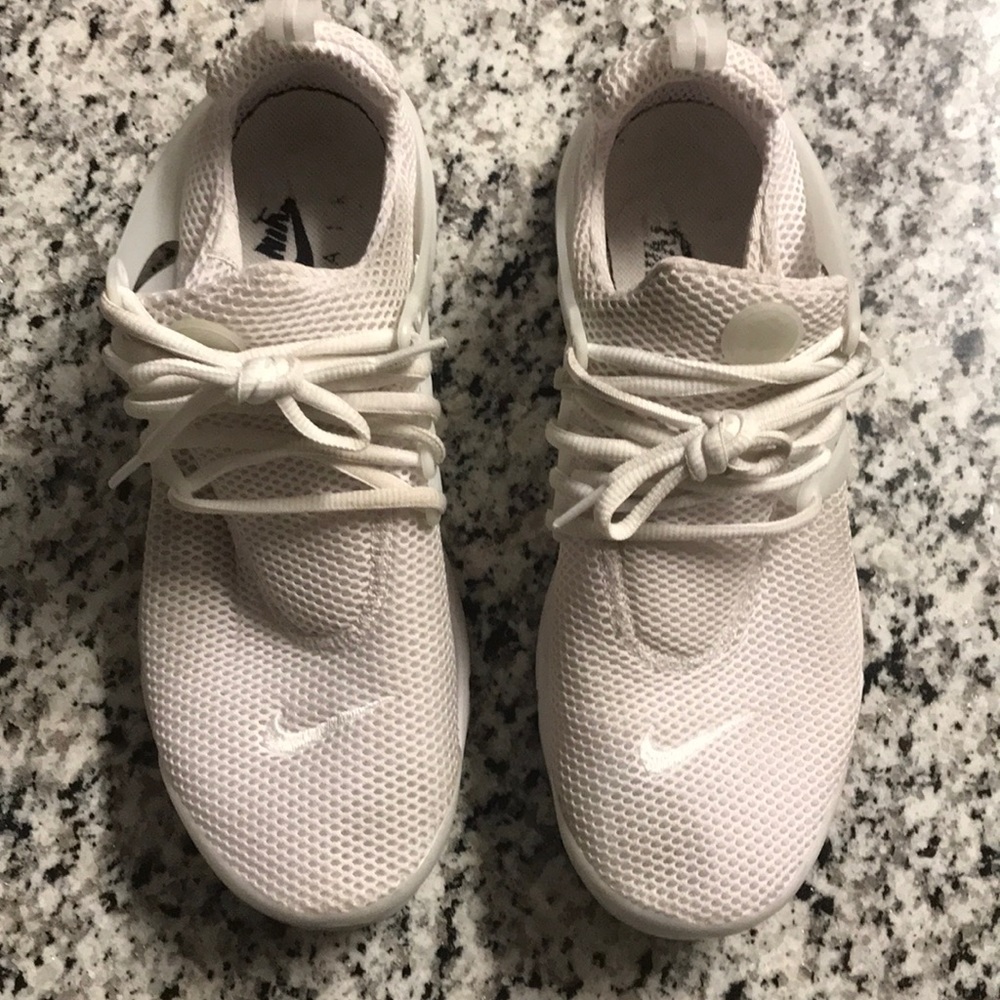 Nike Tennis Shoes